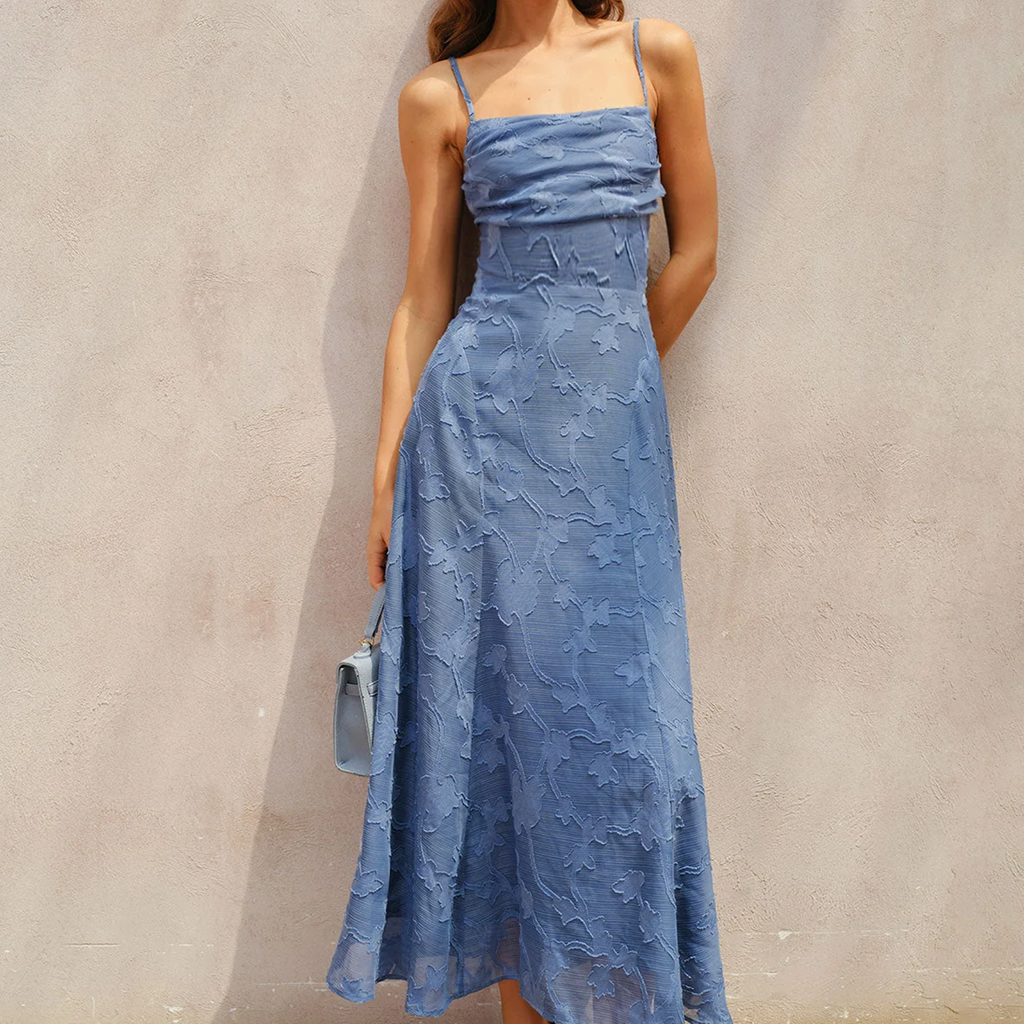 Blaues Jacquard‑Slip‑Maxikleid mit quadratischem Ausschnitt und Kreuzrücken
