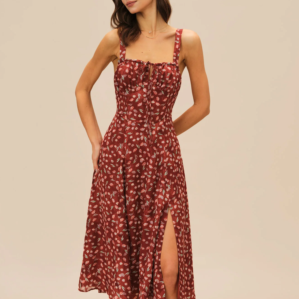 Weinrotes florales Slip‑Midi‑Kleid mit Trägern und A‑Linien‑Schnitt